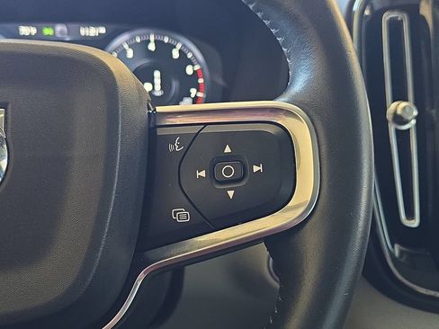 Used 2019 Volvo XC40 T5 Momentum AWD/4WD image 19