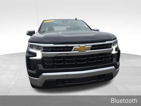 Used 2023 Chevrolet Silverado 1500 LT AWD/4WD image 3
