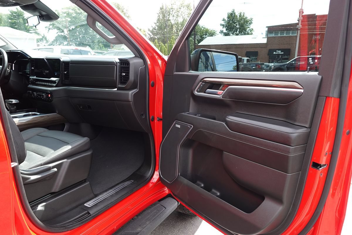 Used 2022 Chevrolet Silverado 1500 LT Trail Boss w/ LT Trail Boss Premium Package AWD/4WD image 42