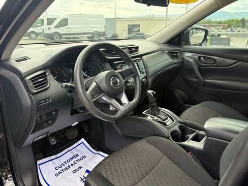 Used 2019 Nissan Rogue S FWD image 3