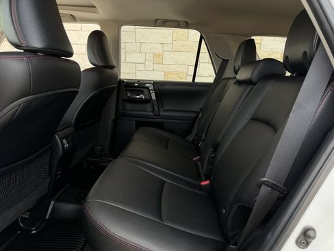 Used 2018 Toyota 4Runner TRD Off-Road Premium AWD/4WD image 27
