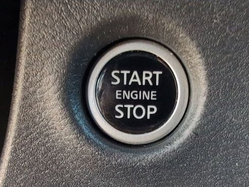 Used 2023 Nissan Frontier SV w/ SV Convenience Package RWD image 16