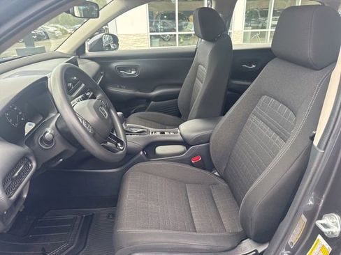 Used 2023 Honda HR-V LX image 15