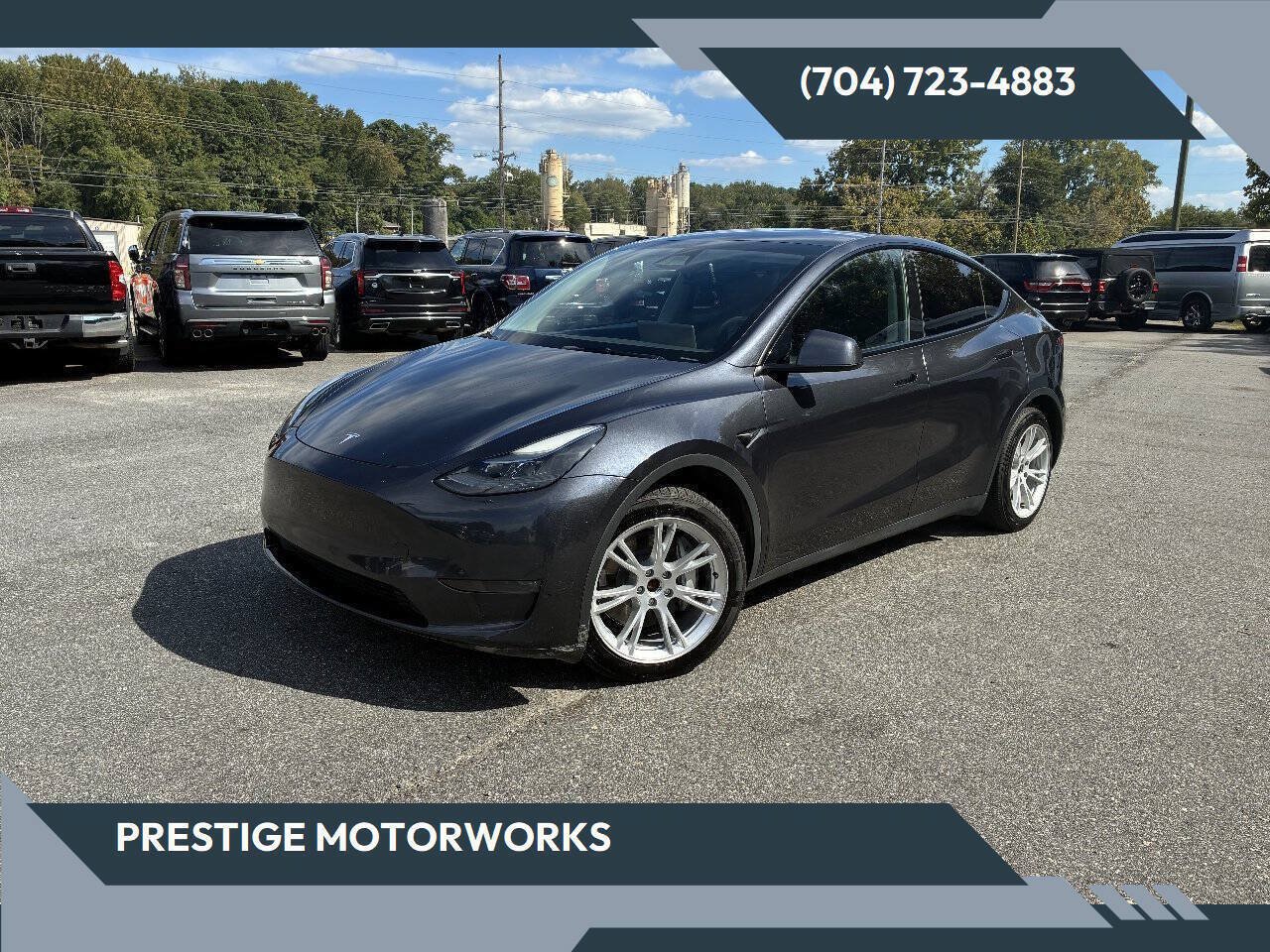Used 2024 Tesla Model Y Long Range AWD/4WD image 1