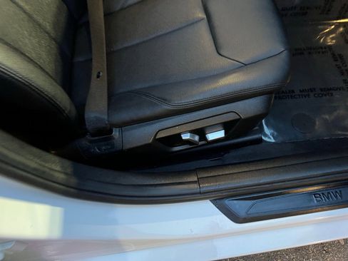 Used 2017 BMW 320i Sedan image 24