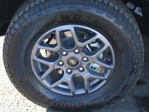 New 2025 Ford Ranger XLT w/ FX4 Off-Road Package AWD/4WD image 2