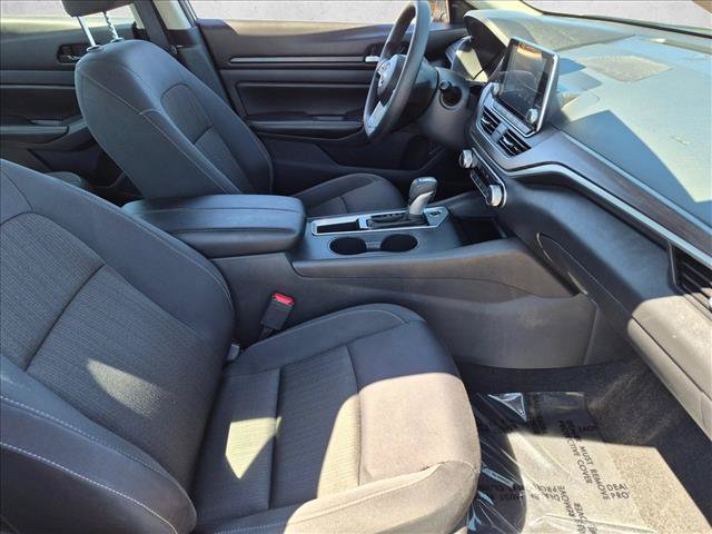 Used 2025 Nissan Altima 2.5 SV FWD image 26