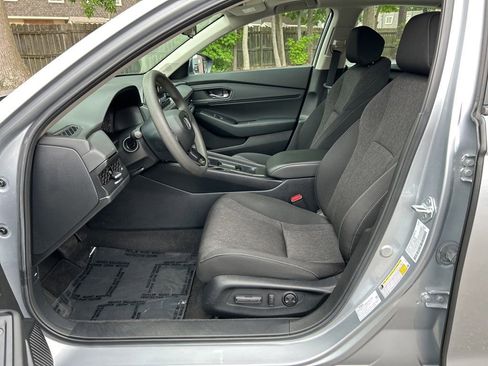 Used 2023 Honda Accord EX image 13