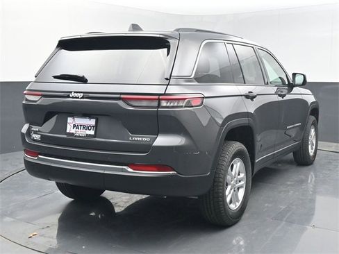 New 2025 Jeep Grand Cherokee Laredo image 5