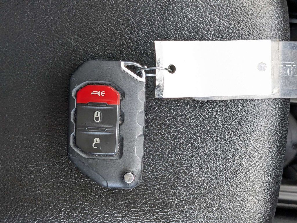 Certified 2024 Jeep Wrangler Unlimited Rubicon AWD/4WD image 31