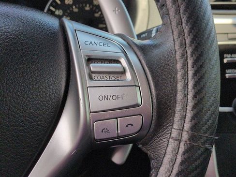 Used 2017 Nissan Altima 2.5 SR w/ Midnight Edition Package FWD image 16