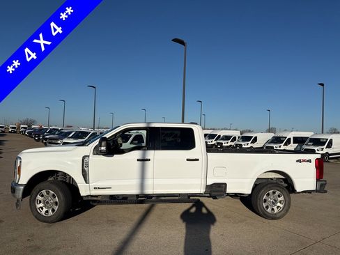 Used 2024 Ford F250 XLT image 3