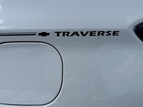Used 2023 Chevrolet Traverse LT FWD image 14