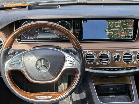 Used 2017 Mercedes-Benz S 550 4MATIC Sedan image 32