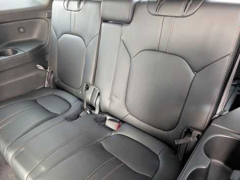 Used 2025 Honda Pilot TrailSport image 19