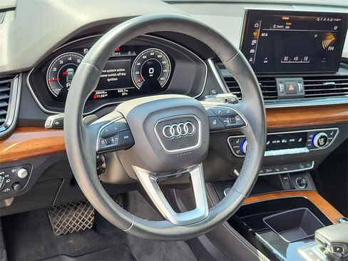 Used 2021 Audi Q5 Prestige image 11