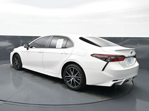Used 2023 Toyota Camry SE w/ Convenience Package FWD image 5