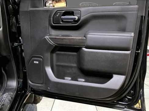Used 2022 Chevrolet Silverado 1500 LTZ w/ LTZ Premium Package AWD/4WD image 13