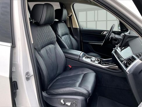 Used 2025 BMW X7 xDrive40i image 7