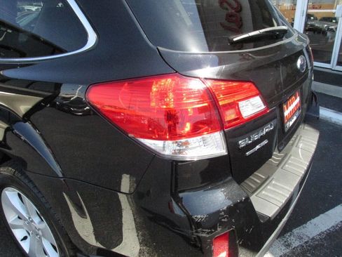 Used 2013 Subaru Outback 2.5i Premium image 33