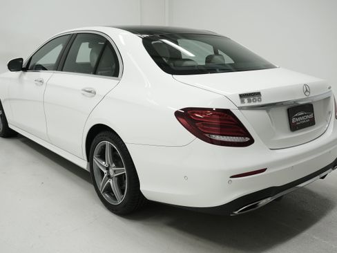 Used 2017 Mercedes-Benz E 300 4MATIC image 6