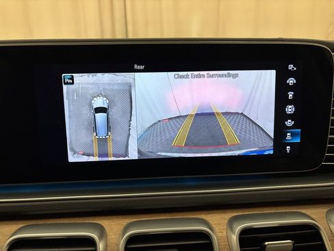 Used 2022 Mercedes-Benz GLS 450 4MATIC image 20