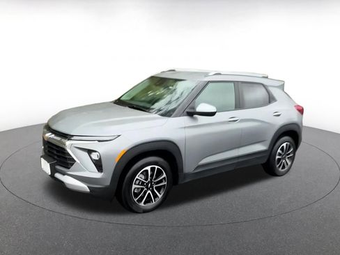 Used 2025 Chevrolet TrailBlazer LT image 8