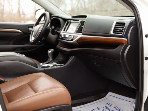 Used 2019 Toyota Highlander Limited Platinum image 39
