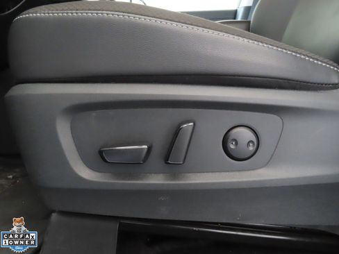 Used 2025 Nissan Pathfinder SL FWD image 12