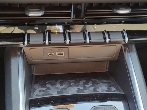 New 2026 GMC Canyon Elevation w/ Convenience Package image 11