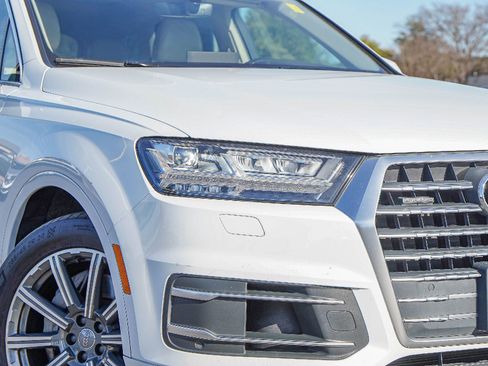 Used 2017 Audi Q7 3.0T Premium Plus image 2