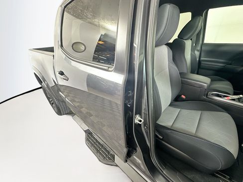 Used 2022 Toyota Tacoma TRD Sport w/ Technology Package RWD image 28