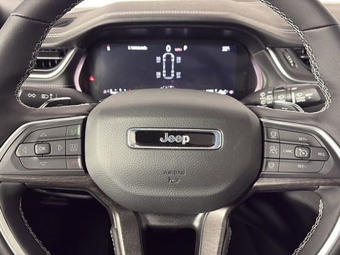 New 2025 Jeep Grand Cherokee L Limited AWD/4WD image 16