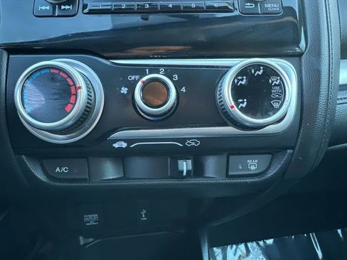 Used 2020 Honda Fit LX image 32