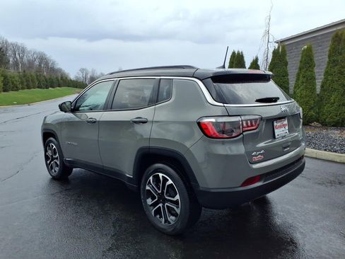 Used 2022 Jeep Compass Limited AWD/4WD image 3