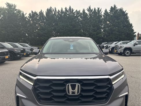 Used 2025 Honda Pilot EX-L image 6