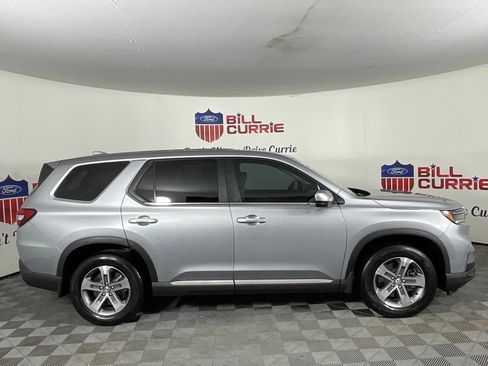 Used 2024 Honda Pilot EX-L image 2