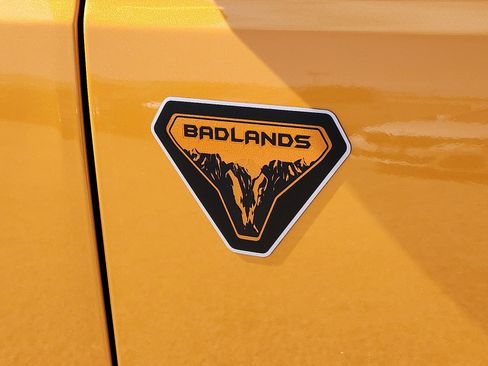 Used 2021 Ford Bronco Badlands image 8