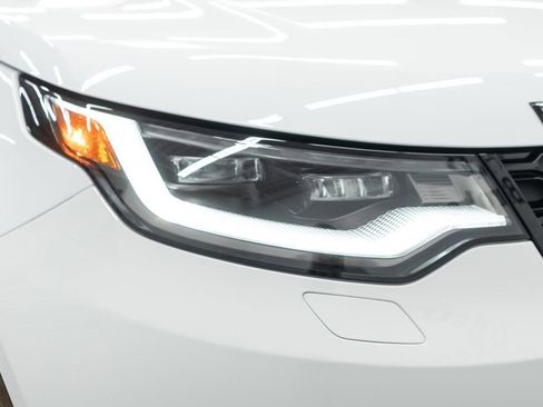 Used 2024 Land Rover Discovery Dynamic SE image 51