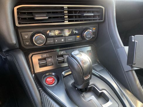 Used 2017 Nissan GT-R Premium image 23