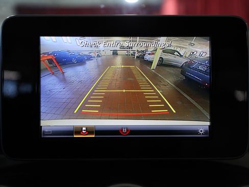 Used 2018 Mercedes-Benz C 300 Sedan image 19