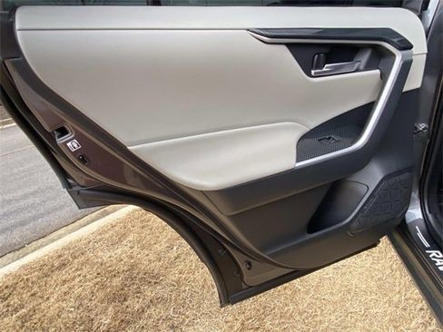 Used 2019 Toyota RAV4 XLE image 13