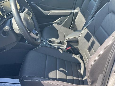 Used 2024 Volkswagen Jetta SE FWD image 17