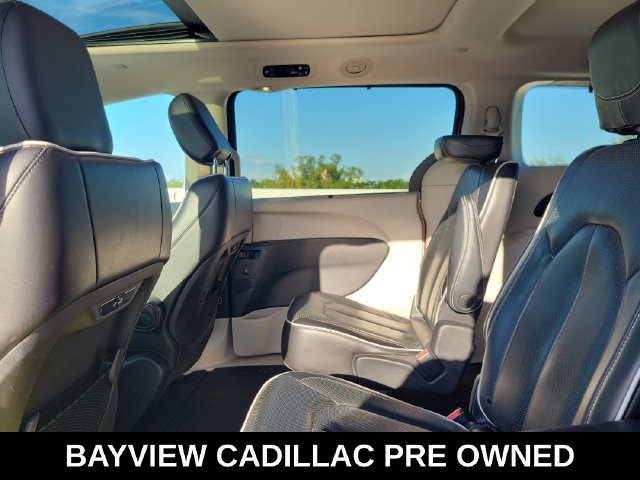 Used 2023 Chrysler Pacifica Limited FWD image 16