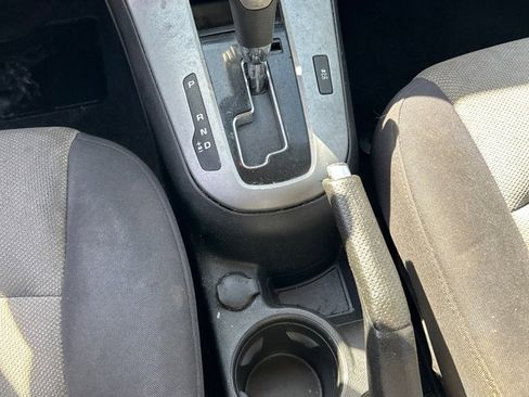 Used 2014 Chevrolet Cruze LS image 12