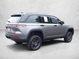 Used 2024 Jeep Grand Cherokee Trailhawk w/ Luxury Tech Group III AWD/4WD video 4