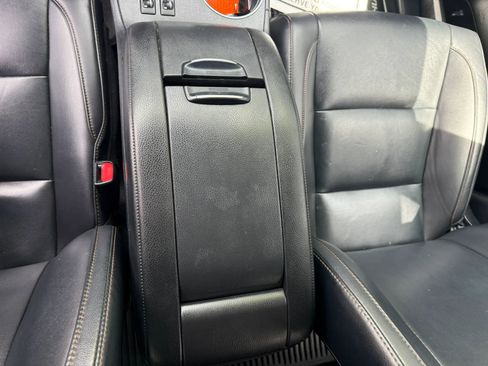 Used 2019 Toyota Highlander XLE AWD/4WD image 29