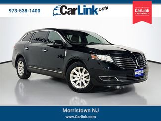 Used 2018 Lincoln MKT AWD image 1