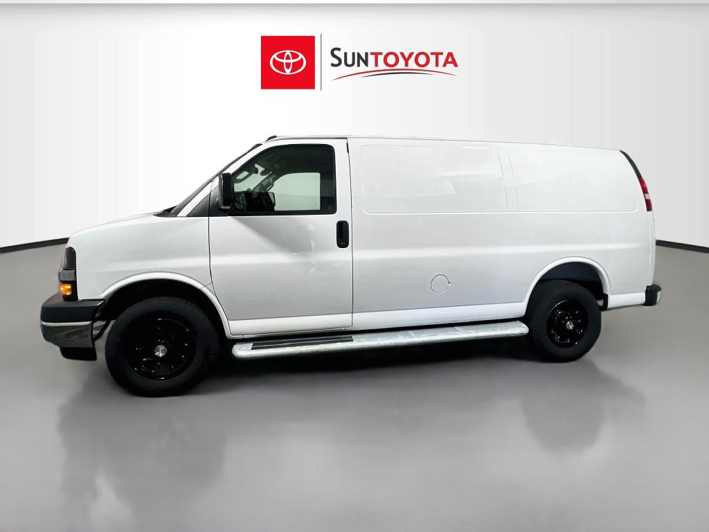 Used 2025 Chevrolet Express 2500 w/ Driver Convenience Package RWD image 7