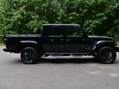 Used 2023 Jeep Gladiator Overland AWD/4WD image 31